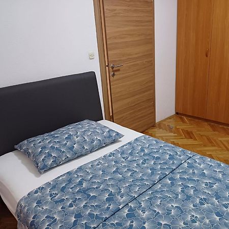 Apartment Neva Split With Free Private Parking Space Extérieur photo