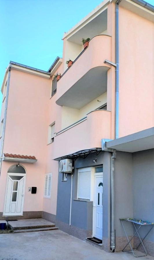 Apartment Neva Split With Free Private Parking Space Extérieur photo
