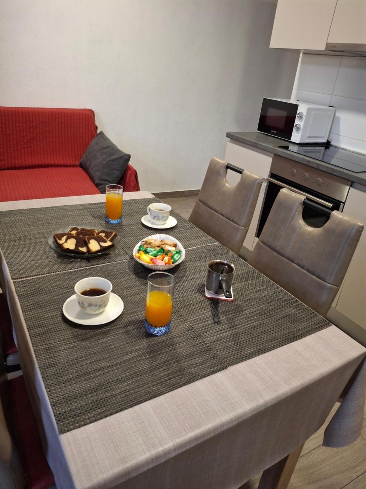 Apartment Neva Split With Free Private Parking Space Extérieur photo