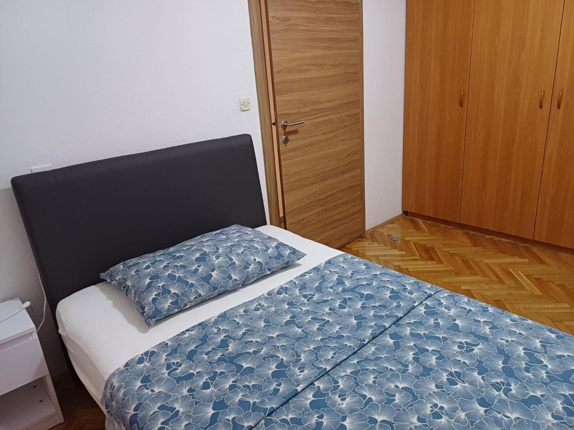 Apartment Neva Split With Free Private Parking Space Extérieur photo